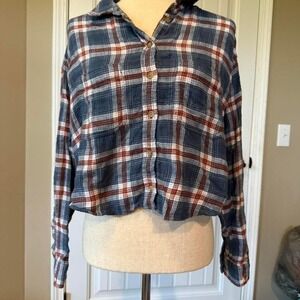 American Eagle Cropped Plaid Flannel Shirt Womens Medium Button Up Long Sleeve
